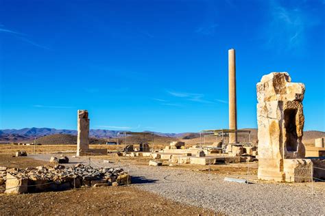 Pasargadae: Ancient Ruins of Kings and Breathtaking Mountain Views!