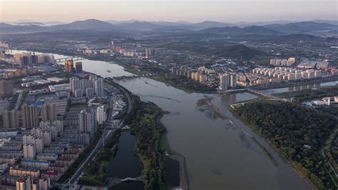 Songhua River Scenic Belt: A Picturesque Paradise for Nature Enthusiasts and Adventure Seekers!