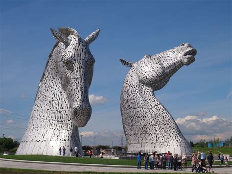 The Kelpies: Majestic Steel Guardians and Breathtaking Sculpture!