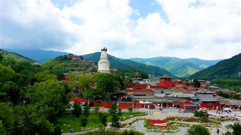 Wutai Mountain Scenic Area – Majestic Peaks and Tranquil Temples Await!